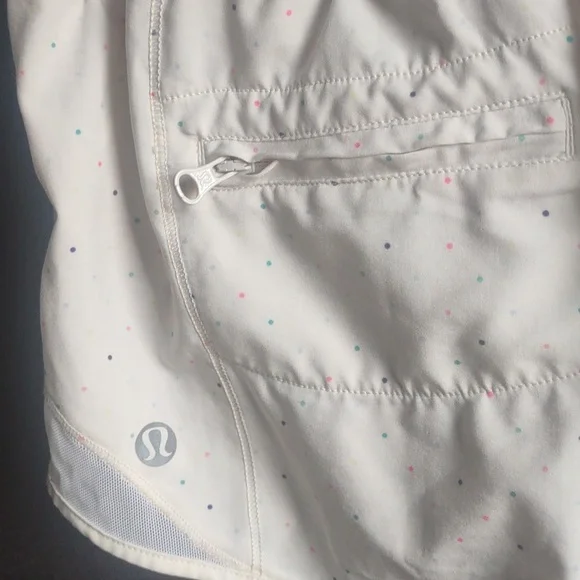 Lululemon Hotty Hot Shorts - Picture 6 of 7